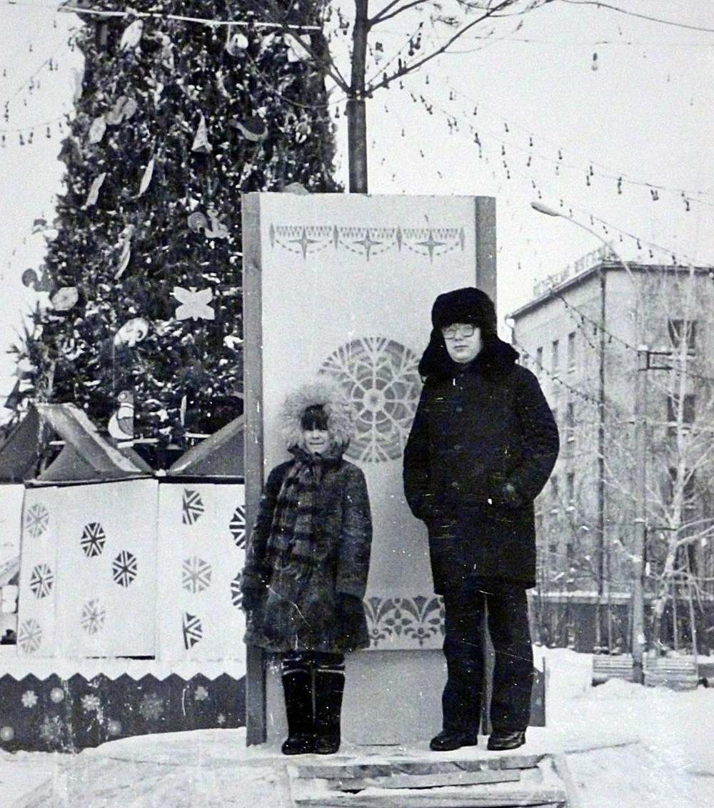 Много новогодних игрушек и гирлянд — вот что нужно для праздничного настроения Много новогодних игрушек и гирлянд — вот что нужно для праздничного настроения