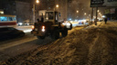 «Помогите — уберите машины с обочин»: устранять последствия снегопада в Самаре будут всю ночь