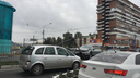 На Московском проспекте внедорожник снёс светофор: собирается большая пробка