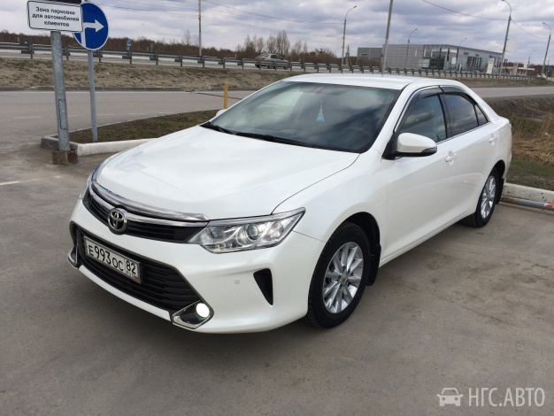 Подобную Toyota Camry 2015 года продают за 1,28 млн руб.