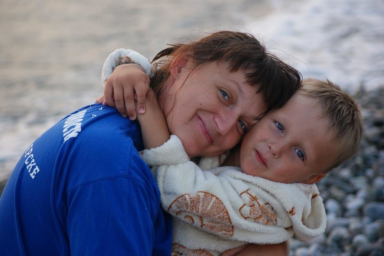 Молодая мама 24. Мать года. Красноярская мамочка. Молодая мамочка из Красноярска со своим сыночком. Маме 24 года.