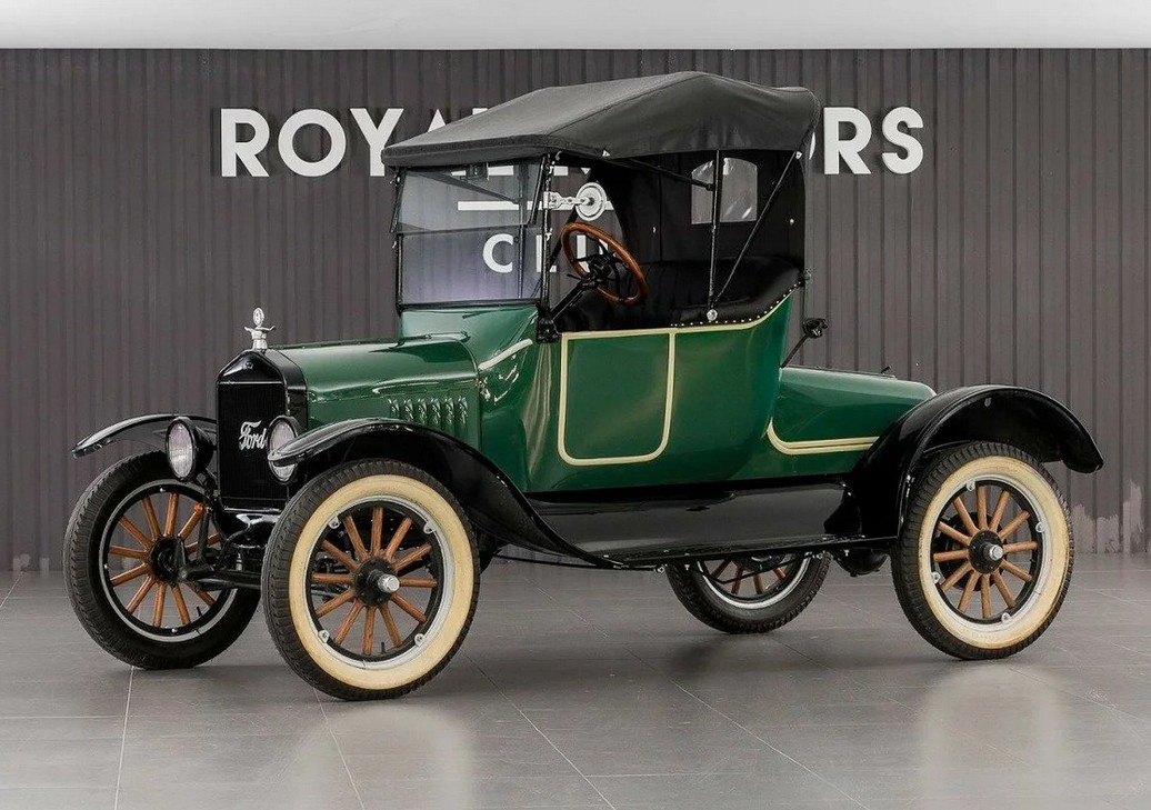 Этот Ford T выпущен в 1923 году — один из поздних экземпляров «Жестяной Лиззи», сделанный уже конвейерным методом
