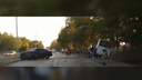В интернете появилось видео столкновения пассажирского автобуса и иномарки на Левобережной