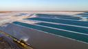 Слава Степанов сделал красивые снимки солёного озера на границе России и Казахстана