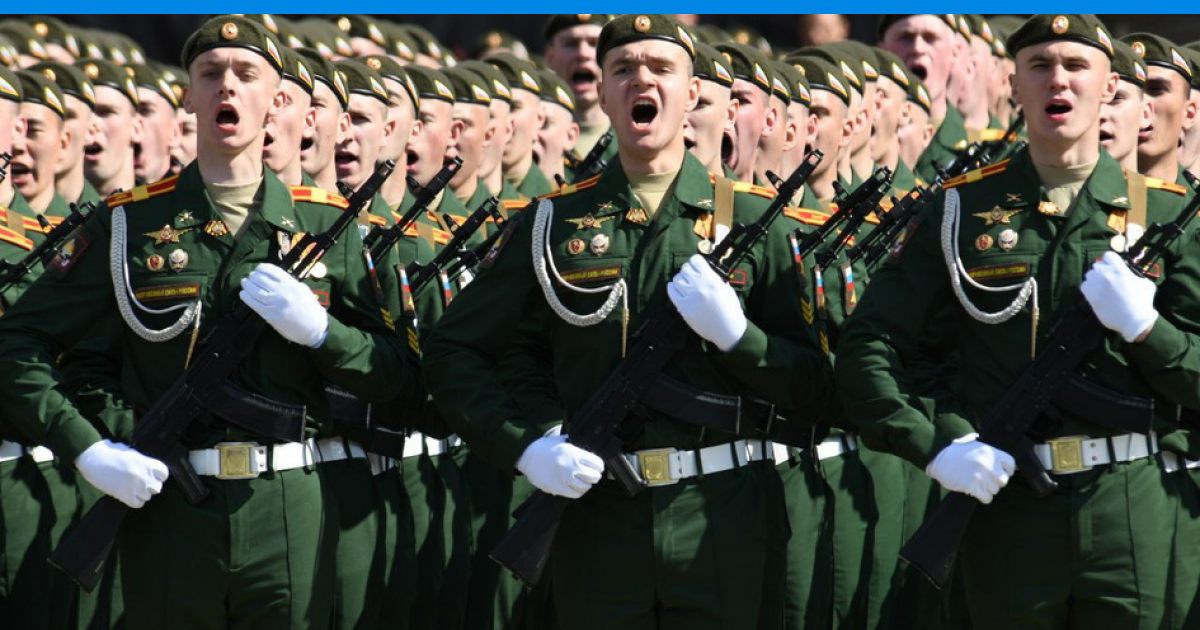 Женский полк парад победы