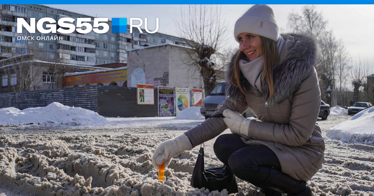 парень босиком на улице. девушка на улице. мемы про экскурсоводов. привет с большого бодуна картинки. мужчина идет по улице.