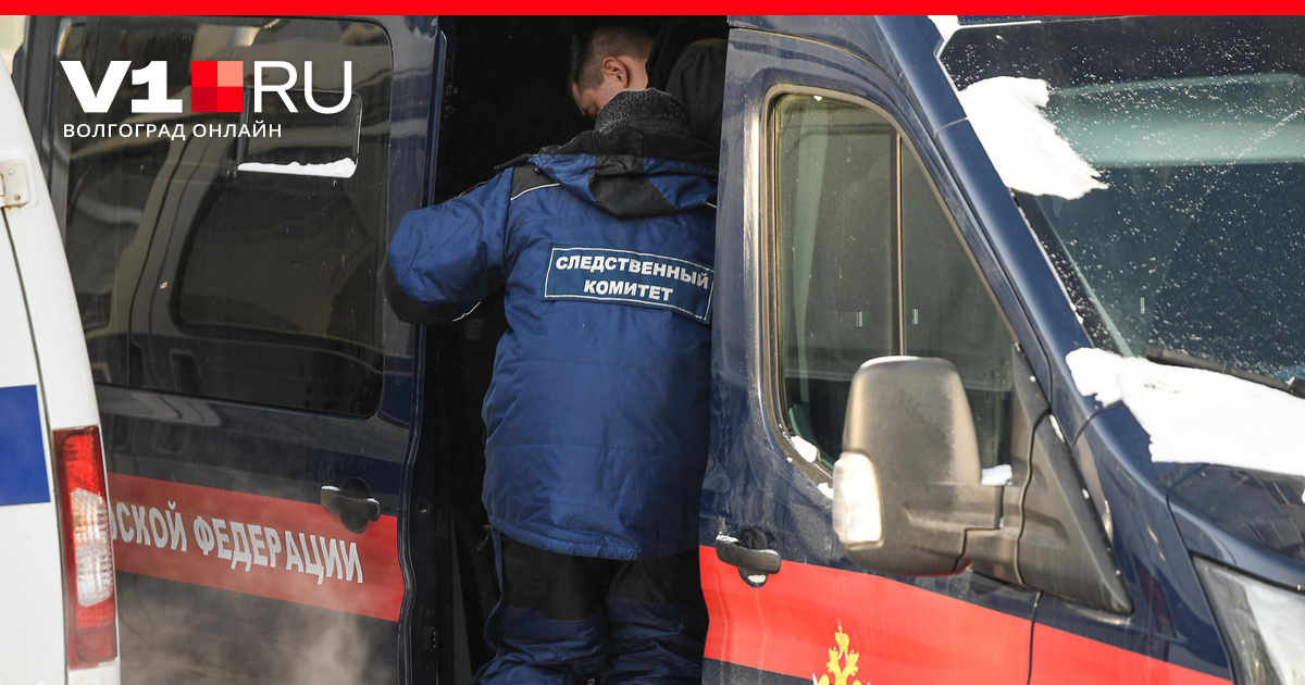 девушка выпала из окна. выпал человек из окна сегодня. девушка выпрыгнула из окна. на уралмаше с 14 этажа выпал мужчина. выпал из окна новосибирск сегодня.