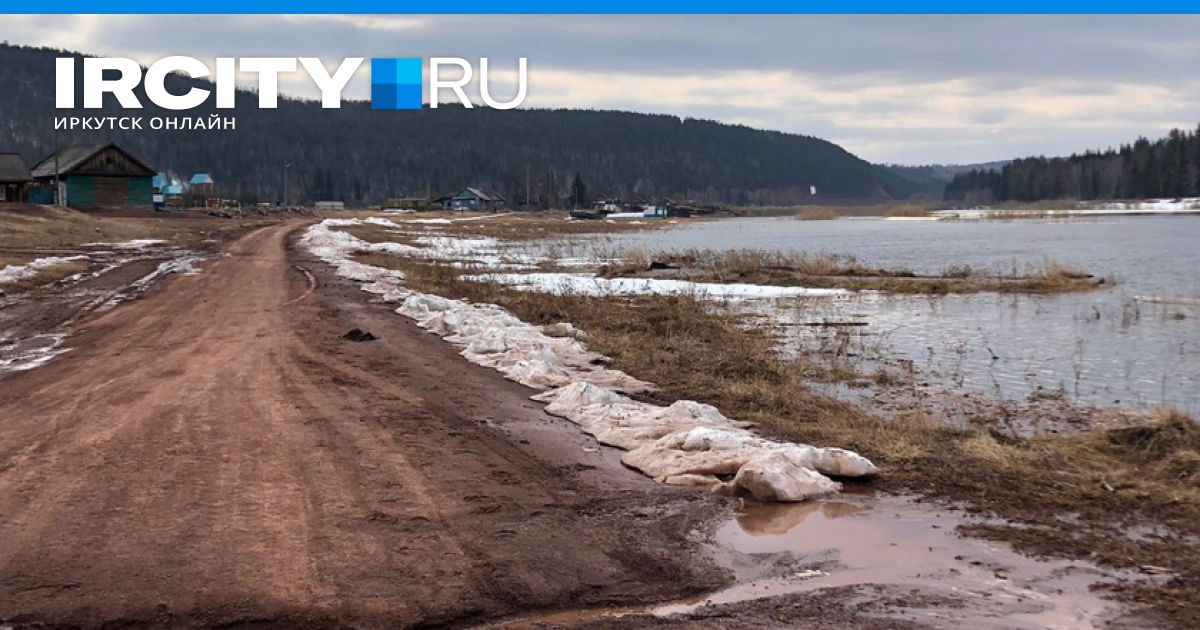 Парана время половодья. Затопленные половодьем Луга. Весьегонск вовремя половодья. Викулово во время паводка. Печорские подушки во время половодья.