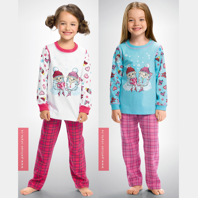 Мягкий домашний костюм дочка может использовать и как пижамку, ведь сниться теперь будут только волшебные сны, а чтобы заснуть, не нужно считать овечек! Pelican, пижама <b>от 599 руб.</b>