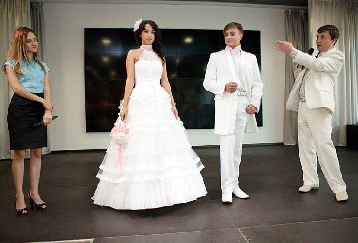 Свадебное платье и костюм жениха нужно уметь правильно выбрать, совместив образы невесты и жениха