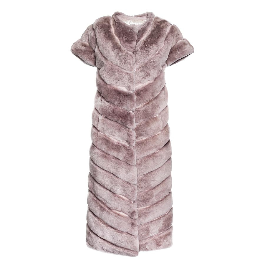 В «<a href="http://www.chloeshop.ru/" target="_blank">ХЛОЕ</a>» представлен широкий ассортимент меховых жилетов: любой длины и из разных видов меха. Носите их поверх куртки, пуховика или зимнего пальто или используйте как самодостаточный элемент зимнего гардероба! В «<a href="http://www.chloeshop.ru/" target="_blank">ХЛОЕ</a>» представлен широкий ассортимент меховых жилетов: любой длины и из разных видов меха. Носите их поверх куртки, пуховика или зимнего пальто или используйте как самодостаточный элемент зимнего гардероба!