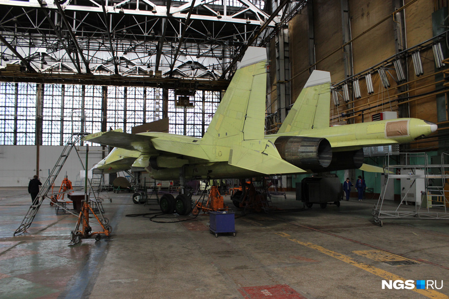 Су-34 в заводском цеху