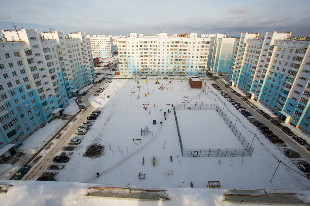 Микрорайон известен многим по своим бело-голубым домам, просторным дворам, благоустроенной территории, насыщенной социальной жизни. Это место, где новосибирцы создавали новые семьи, где родились дети, появились друзья. И пусть для кого-то это просто панельные дома, а кто-то нашел здесь свое счастье. Тишина, покой и уют — все то, что любит русская душа. Микрорайон известен многим по своим бело-голубым домам, просторным дворам, благоустроенной территории, насыщенной социальной жизни. Это место, где новосибирцы создавали новые семьи, где родились дети, появились друзья. И пусть для кого-то это просто панельные дома, а кто-то нашел здесь свое счастье. Тишина, покой и уют — все то, что любит русская душа.