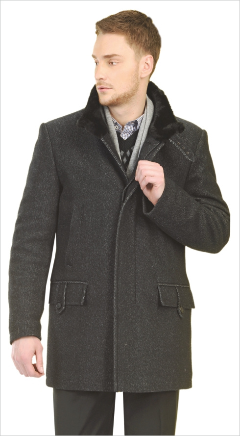 Эклектичная модель пальто, совмещающее классический крой и спортивные элементы. <b>8590 руб.</b>