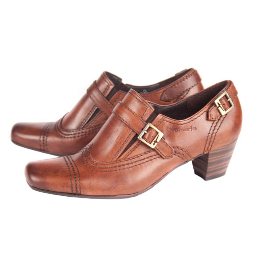 Классическая обувь в европейском стиле всегда актуальна. Элегантную расцветку и небольшой каблук оценят любительницы практичности и комфорта. <price>2999 руб.</price>