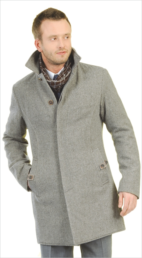 Эффектное пальто в итальянском стиле с выразительными деталями. Свежо и небанально. <b>10 000 руб.</b>