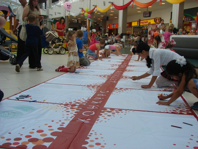 Фестиваль дворовых игр в ТиКРЦ «Сибирский Молл» — 1 сентября 2010 г.