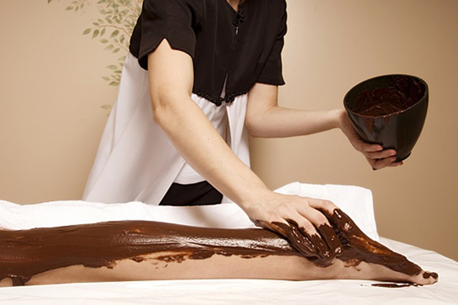 Это сладкое слово spa! Ухаживающие процедуры не любят лишь те, кто никогда их не пробовал. В «Роднике Алтая» даже самые избалованные гости с удовольствием пробуют представленные косметические и расслабляющие программы. Все они отмечают абсолютный комфорт и приятные ощущения во время проведения и заметный эффект после. Это сладкое слово spa! Ухаживающие процедуры не любят лишь те, кто никогда их не пробовал. В «Роднике Алтая» даже самые избалованные гости с удовольствием пробуют представленные косметические и расслабляющие программы. Все они отмечают абсолютный комфорт и приятные ощущения во время проведения и заметный эффект после.