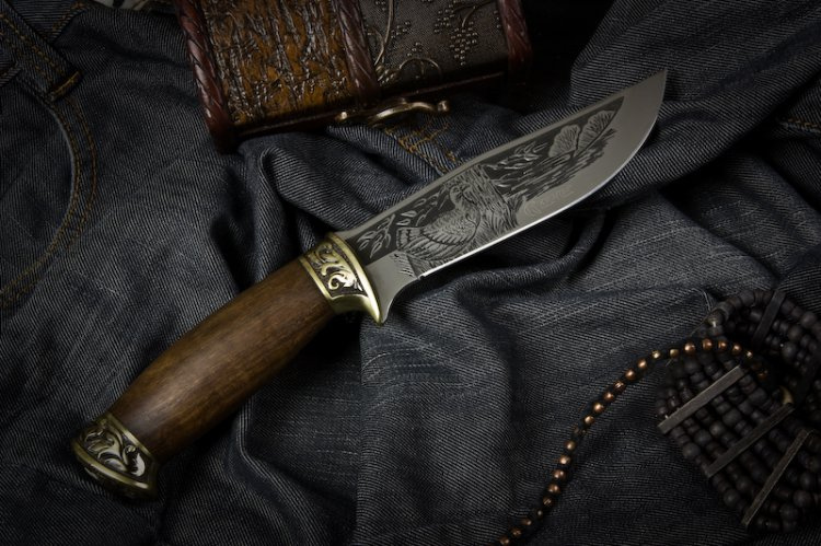 Все модели ножей, кинжалов и шашек изготавливаются вручную, с применением традиций кавказских оружейников прошлых веков