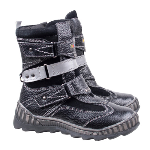 Качественная зимняя обувь должна плотно сидеть на ножке, фиксируя голеностоп. Такое правило диктуется не только соображениями тепла, но и безопасности. <nobr><b>Размеры 27–32</b>.</nobr><price>2299 руб.</price>