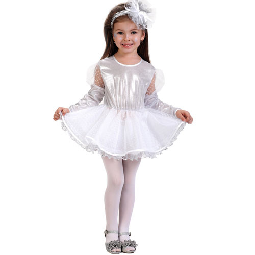 <b>Снежинка</b>. Костюм Снежинки — не только классика новогоднего детского карнавала, но и отличный наряд для маленьких модниц. В комплекте: платье, ободок с бантом. Размеры: 26-28. <price><b>590 руб.</b></price>