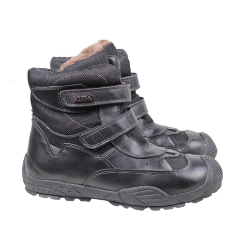 Полуспортивные зимние ботиночки с натуральным мехом — идеальный вариант для активных мальчишек, которым мороз нипочем! <nobr><b>Размеры 30–35</b></nobr>. <price>2299 руб.</price>