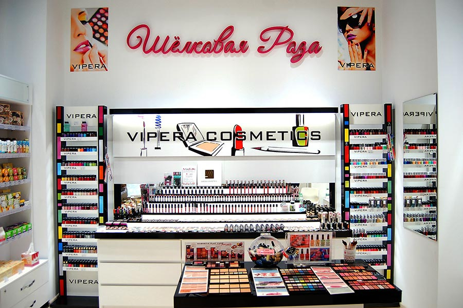 Vipera Cosmetics — европейский бренд декоративной косметики с 30-летней историей. Подходит даже аллергикам, пользуется признанием профессиональных визажистов и отличается доступной ценой! «Шелковая роза» дарит всем визажистам 15%-ную дисконтную карту Vipera по предъявлении документа об обучении. Vipera Cosmetics — европейский бренд декоративной косметики с 30-летней историей. Подходит даже аллергикам, пользуется признанием профессиональных визажистов и отличается доступной ценой! «Шелковая роза» дарит всем визажистам 15%-ную дисконтную карту Vipera по предъявлении документа об обучении.