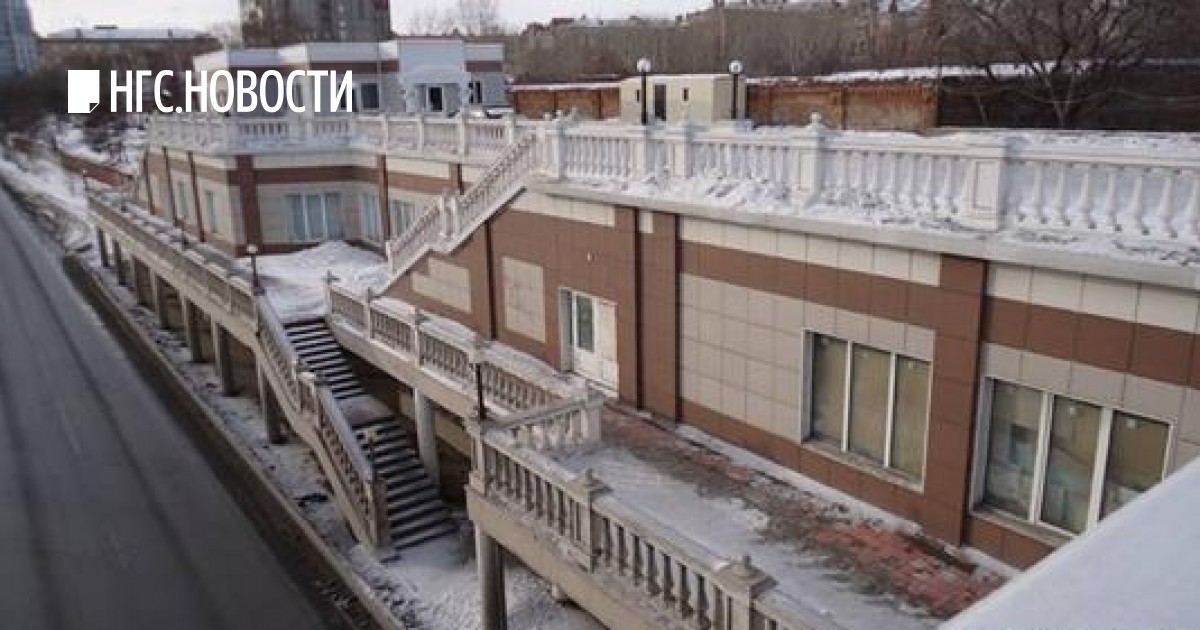 Дубровинского 45а. Школа 159 Красноярск виадук. Дубровинского 45а/1. Виадук у центрального парка в Красноярске зимой.