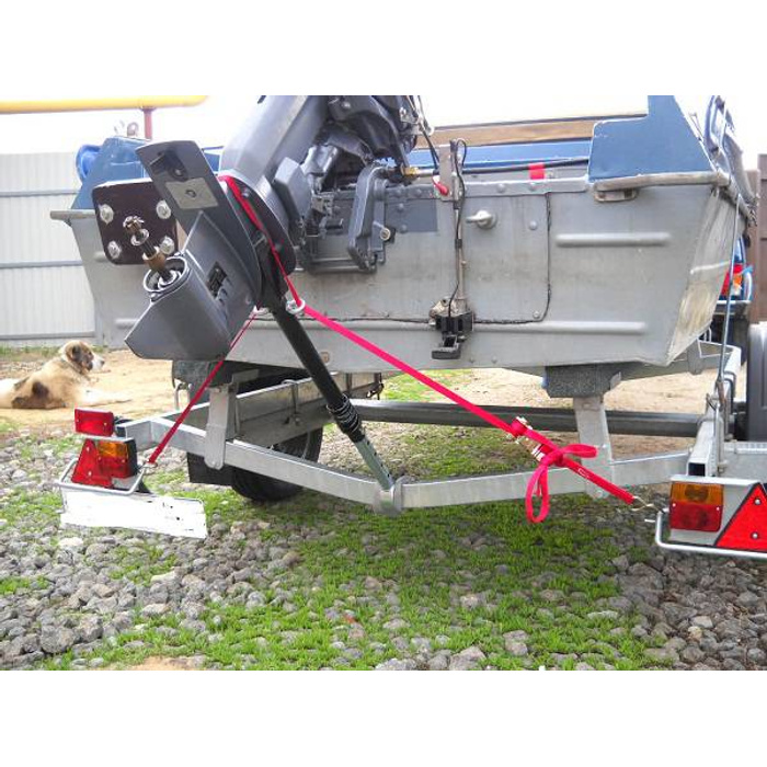 Упор мотора лодочного мзса. Упор под лодочный мотор с11013. С. Перевозка мотора на транце лодки пвх. Упор для лодочного мотора c11013.