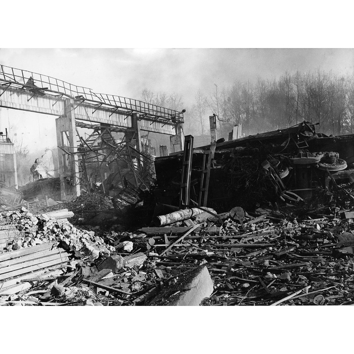 Жд катастрофа в арзамасе 1988. Полиция проверяет документы у мигрантов. Пожар в ачите. Полиция проверяет документы у мигрантов. Случай на сортировке.