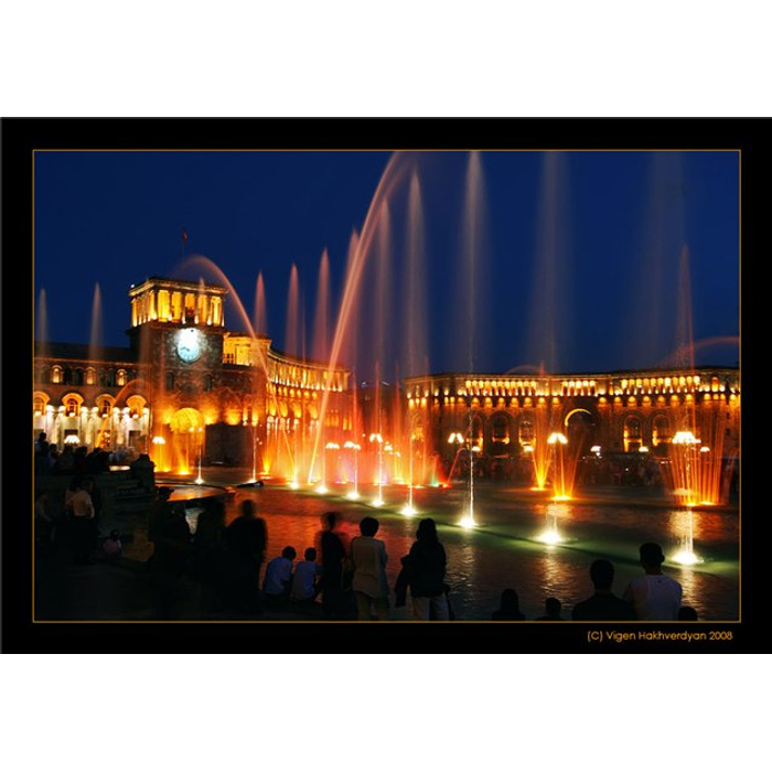 Ереван калининград. Армения Ереван площадь. Каскад Ереван фонтаны. Центральная площадь Еревана. Площадь Republic Square Ереван.