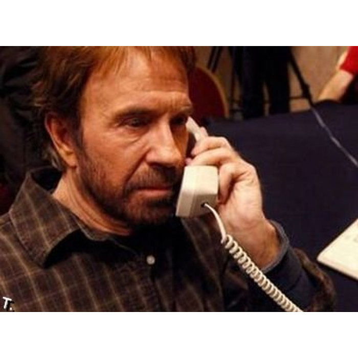 Чак Норрис звонит Дэвиду Гетта. Chuck Norris memes. Chuck Norris Phone fact. Дин Норрис Мем.