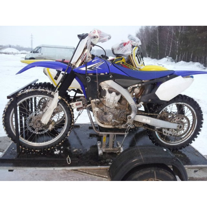 Крепеж мотоцикла в прицепе. Мотохвост для эндуро. Крепление для перевозки эндуро мотоцикла. Крепление для перевозки мотоцикла. Урал кросс с коляской.
