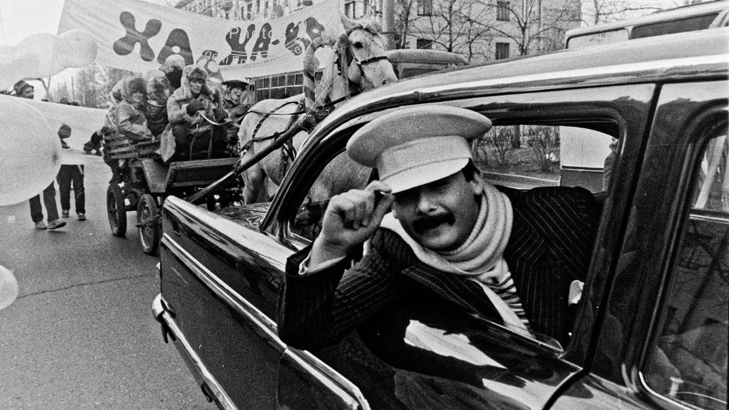 «Остап Бендер» и черти веселили читинцев на День смеха в 1987 году