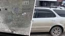 Внутри сидел ребенок: автомобиль обстреляли на парковке ТЦ в Новосибирске