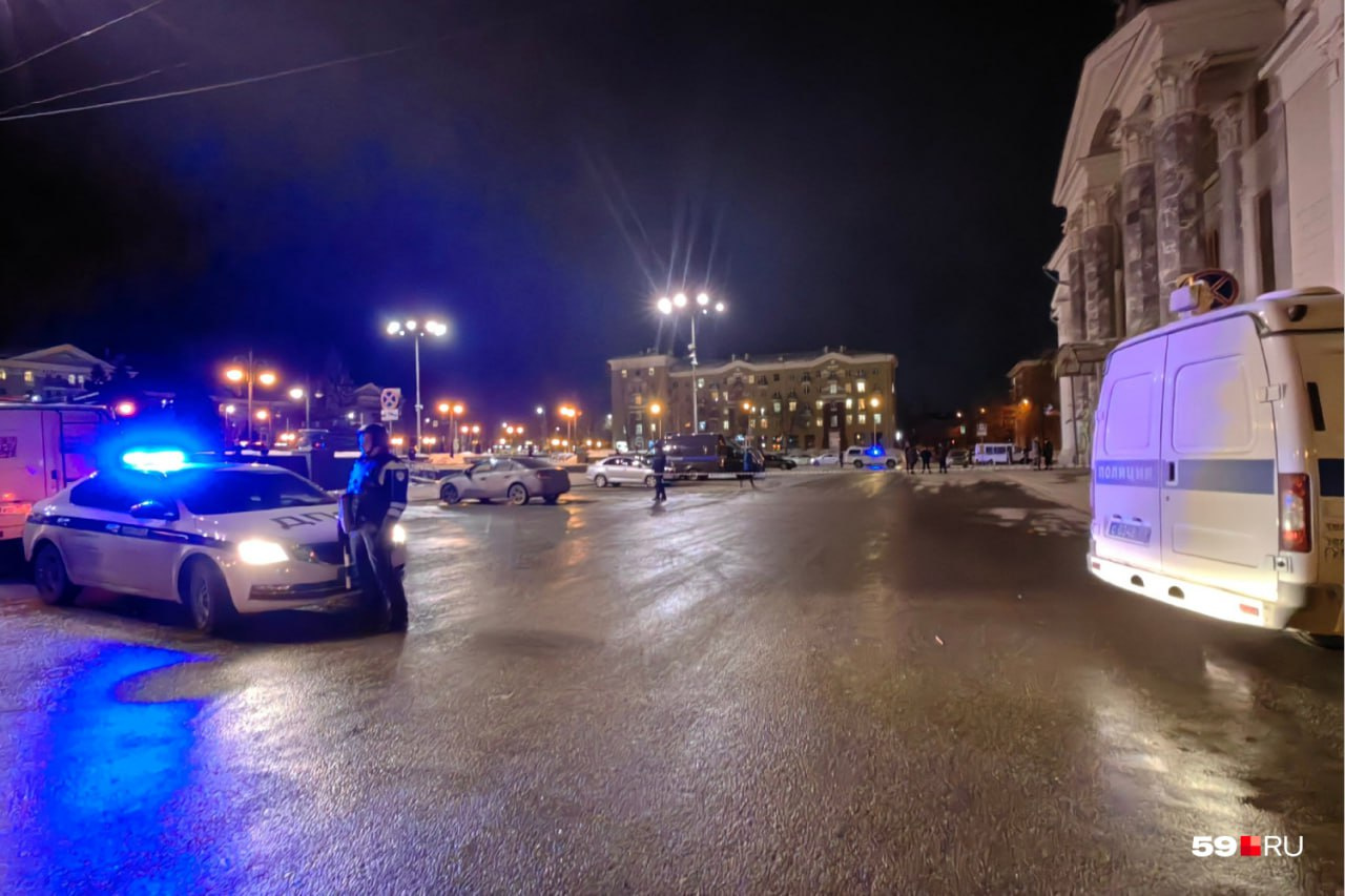 В Перми женщина взорвала петарду в ДК, где был избирательный участок - 17  марта 2024 - ФОНТАНКА.ру