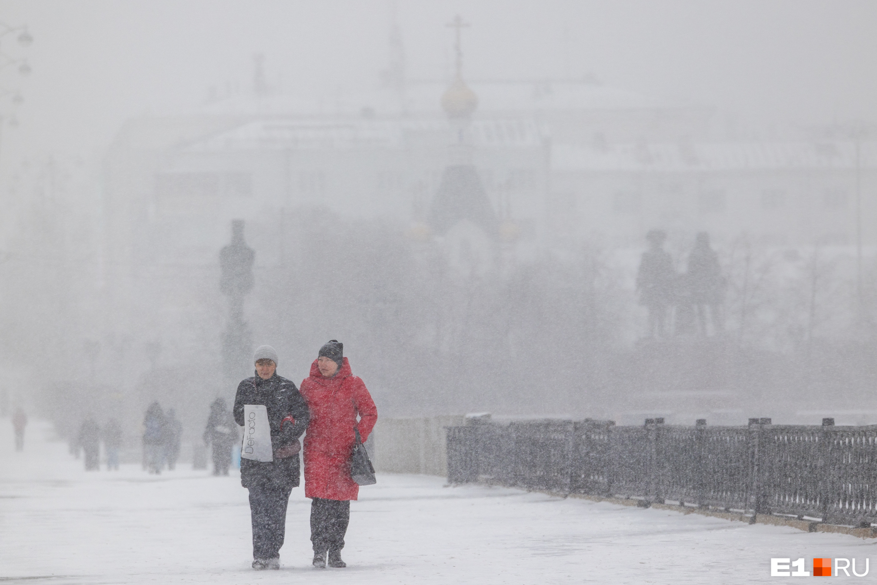 На Екатеринбург надвигается холодный фронт: синоптики пообещали морозы