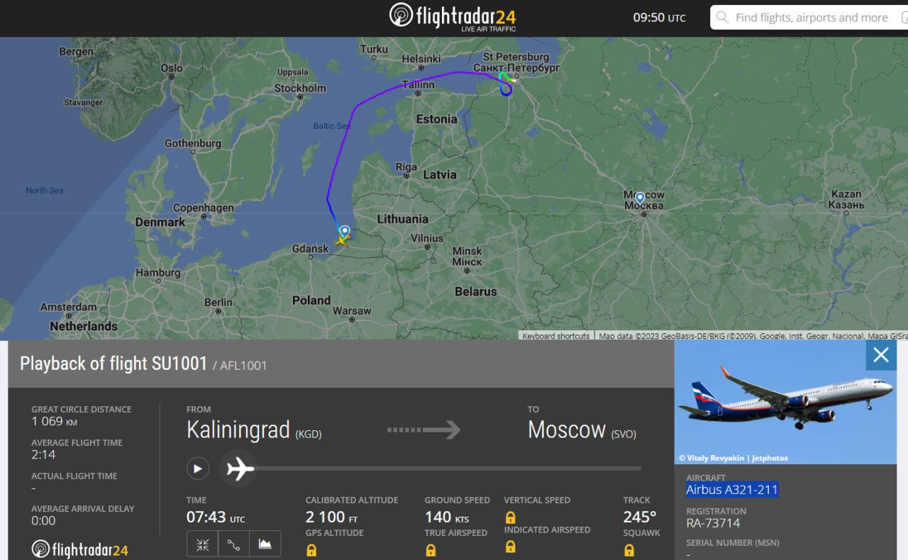 Летевший из Калининграда в Москву самолет сел в Пулково из-за технической неисправности