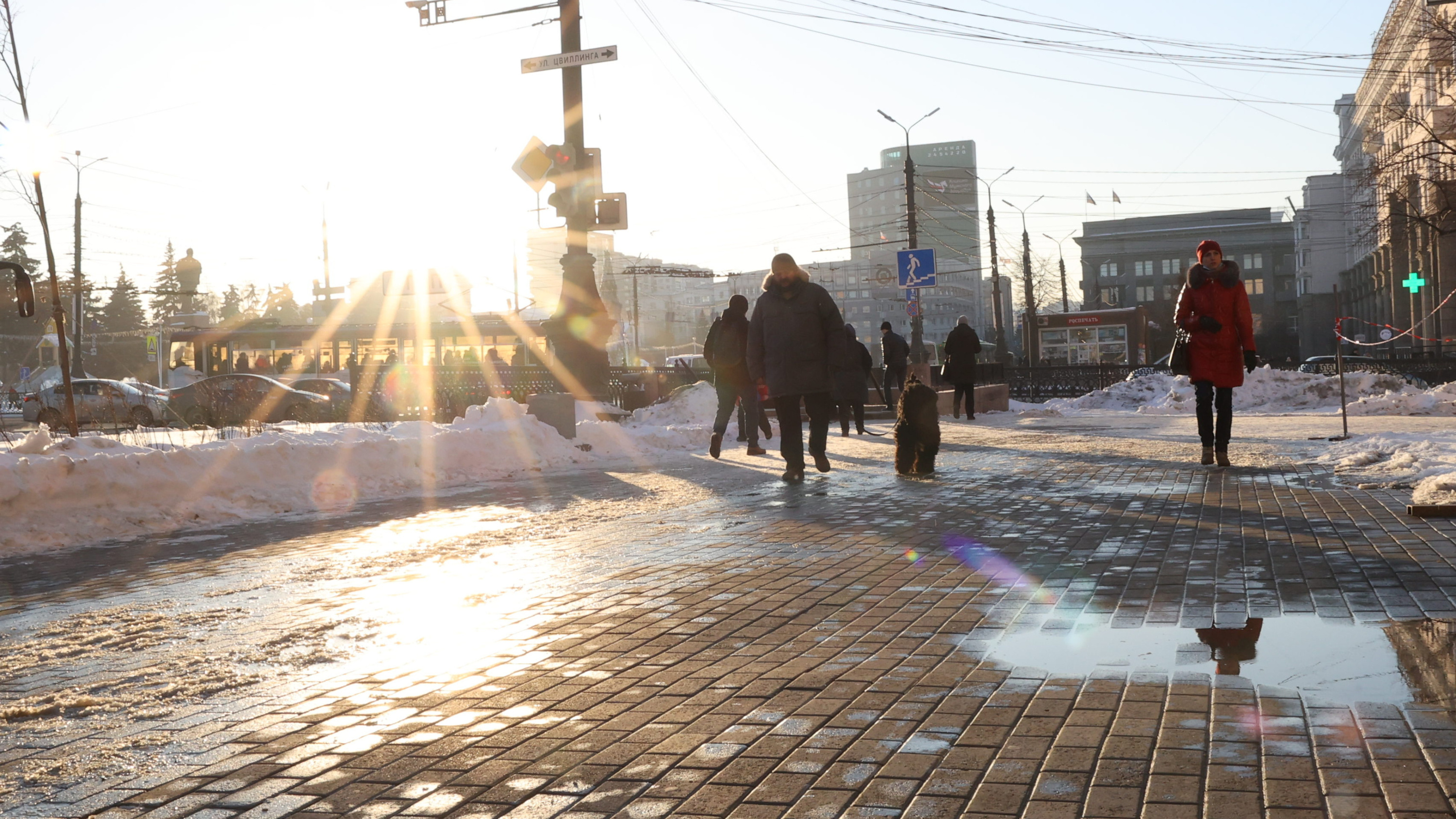 «В снегопаде нет ничего необычного, даже в апреле»: почему в Барнаул пришла зима и когда потеплеет — ответ синоптика