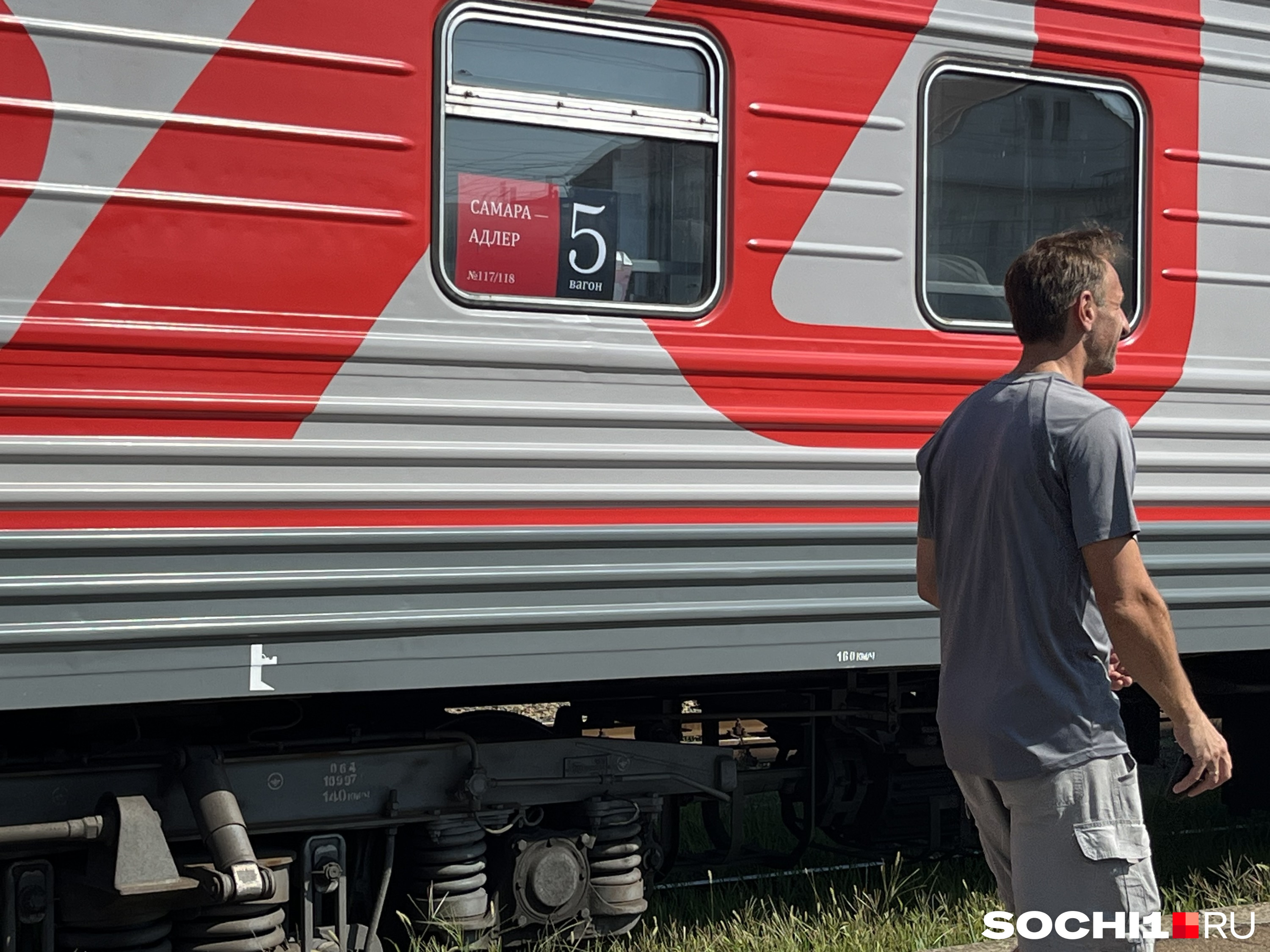 «Везут, как скот». Российские туристы в шоке от древних и грязных вагонов поездов, которые едут к Черному морю