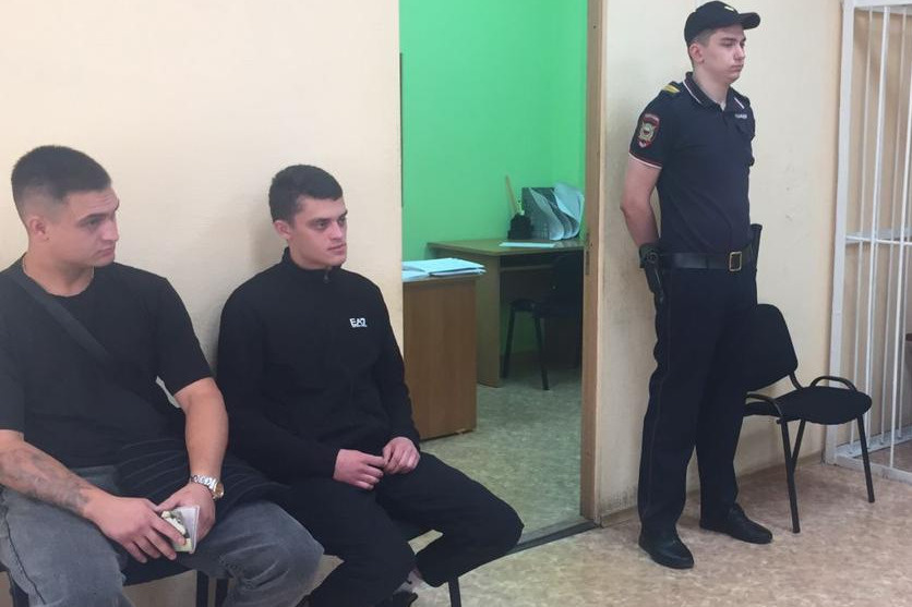 Евгений Кролевец и Данил Даринский тоже предстали перед судом. Остальных 11 соучастников следователи установить не смогли