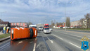 Заблокировал всю полосу: в Самаре на Московском шоссе опрокинулся «Пежо»