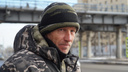«Работаю для поддержки штанов»: рассказ последней «кукушки» Красноярска, которому водители автобусов платят из жалости