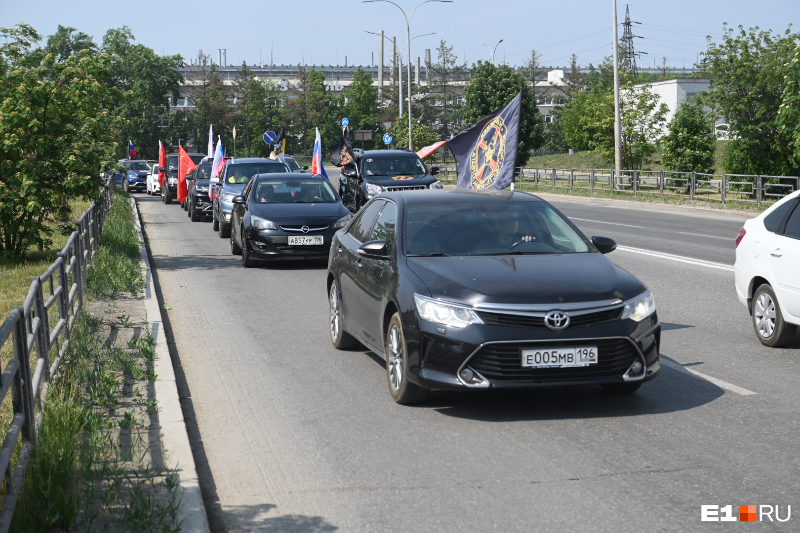 В нем приняли участие полторы сотни автомобилей