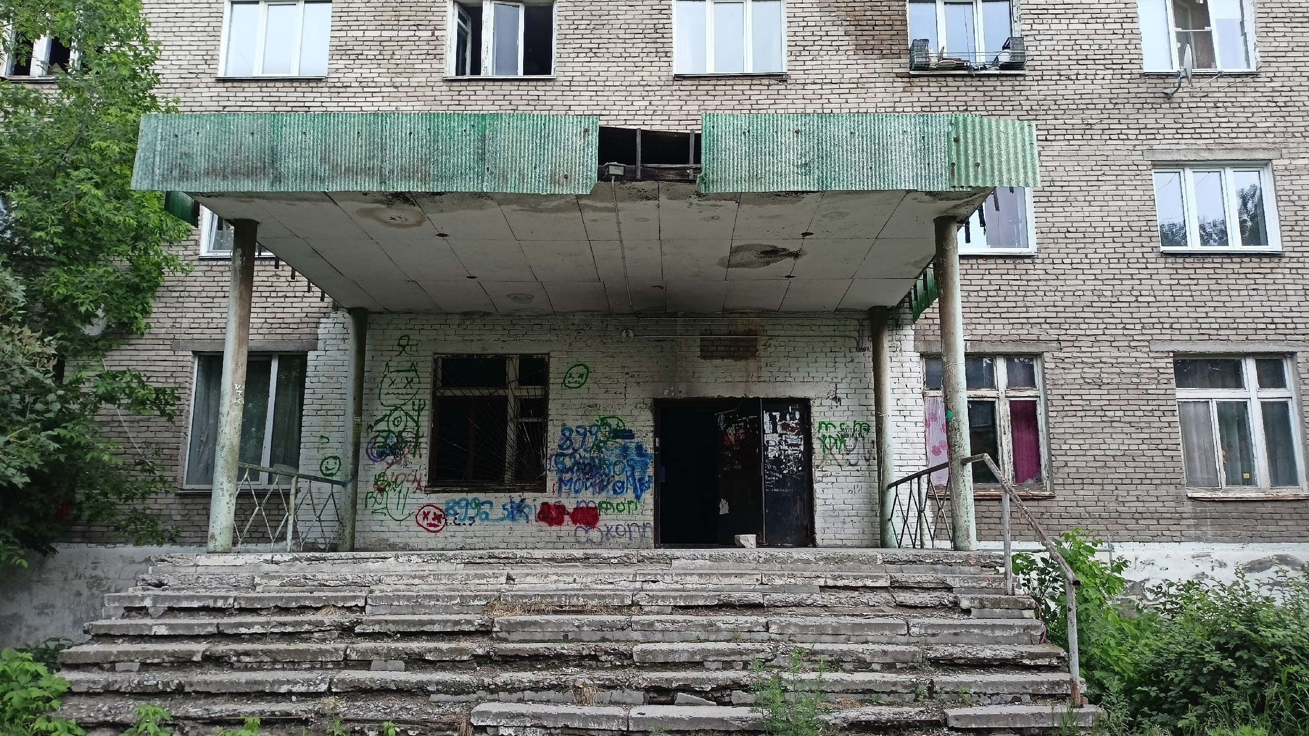 «Вид такой, будто ему уже 200 лет»: жильцы убитого общежития в Челябинской области записали обращение к Бастрыкину