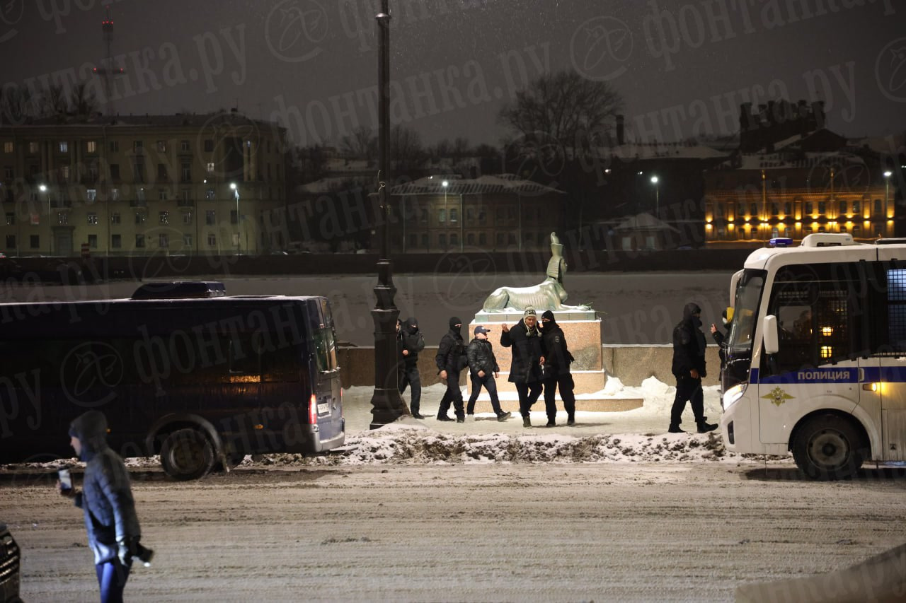 «Просьба не оказывать неповиновение». Полиция Петербурга предупреждает о несанкционированной акции на Воскресенской набережной