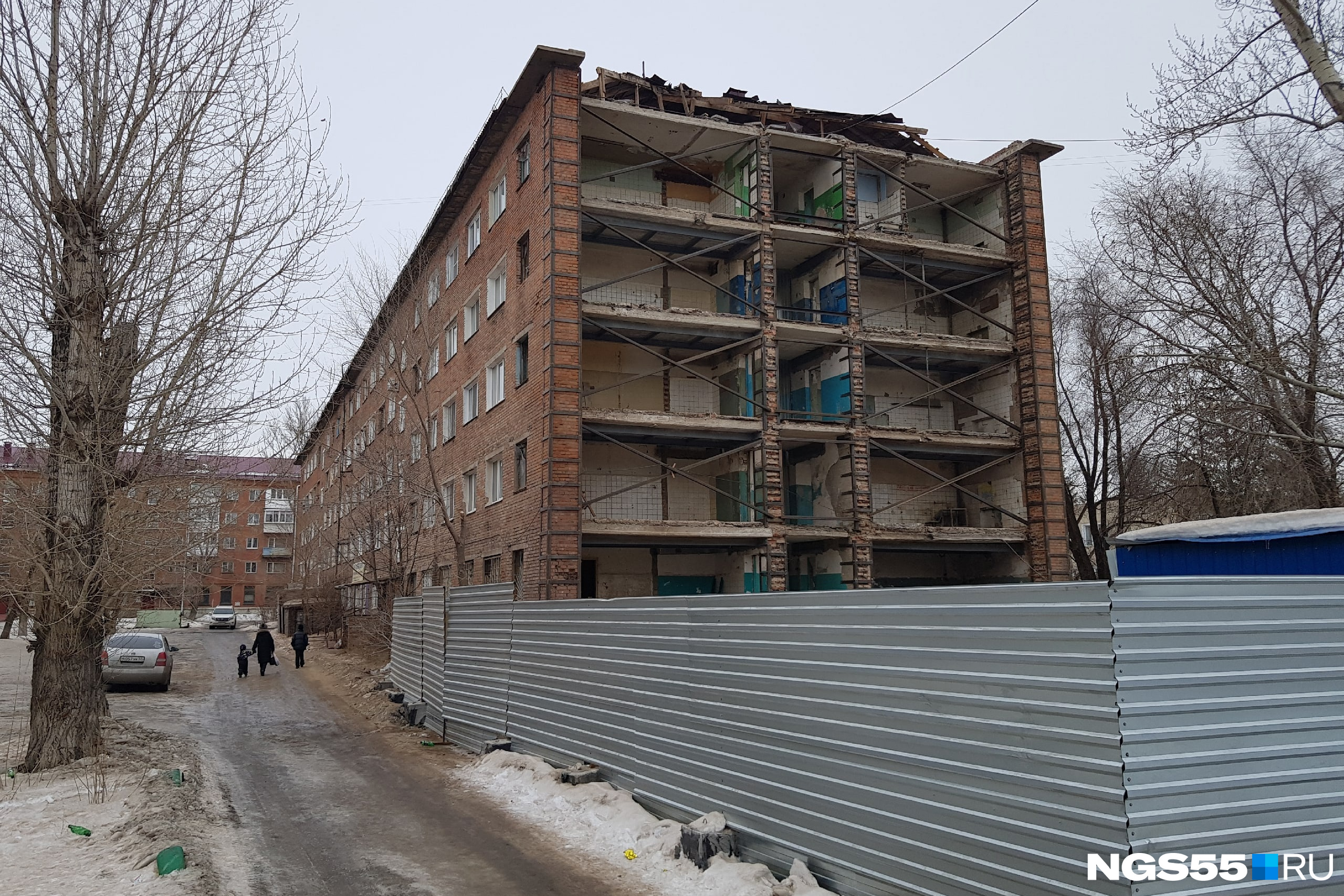 Порно камера в душе общежития