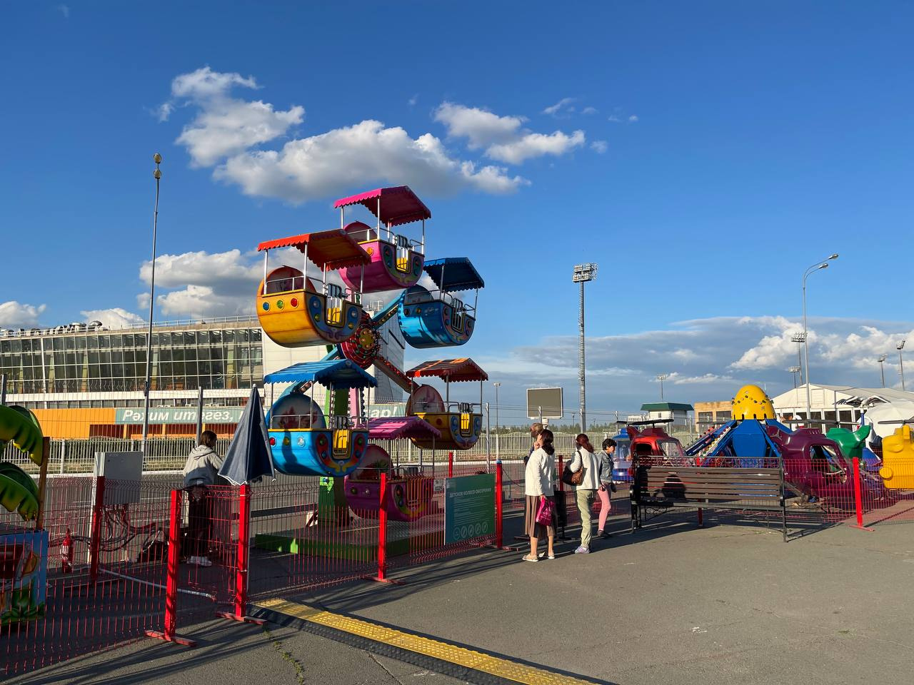 Фото аттракционов в парке