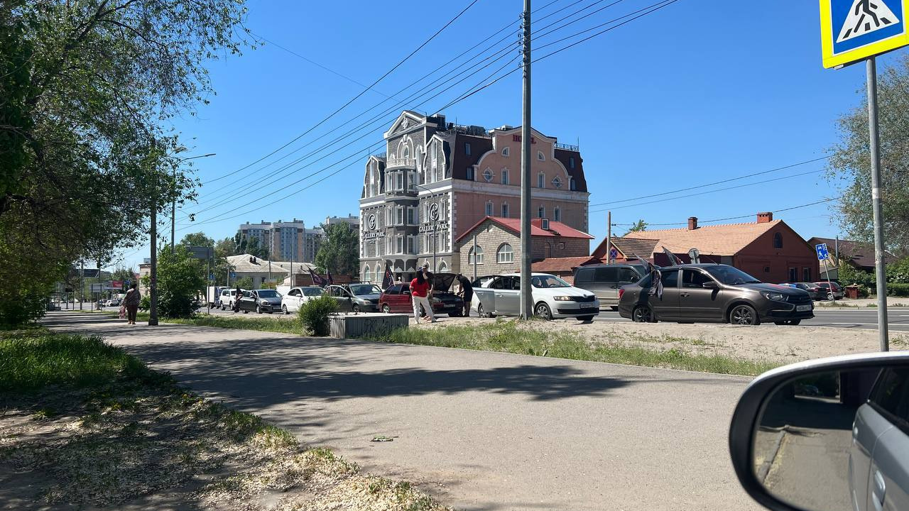 Десятки бойцов ЧВК «Вагнер» приехали на Центральное кладбище Волгограда
