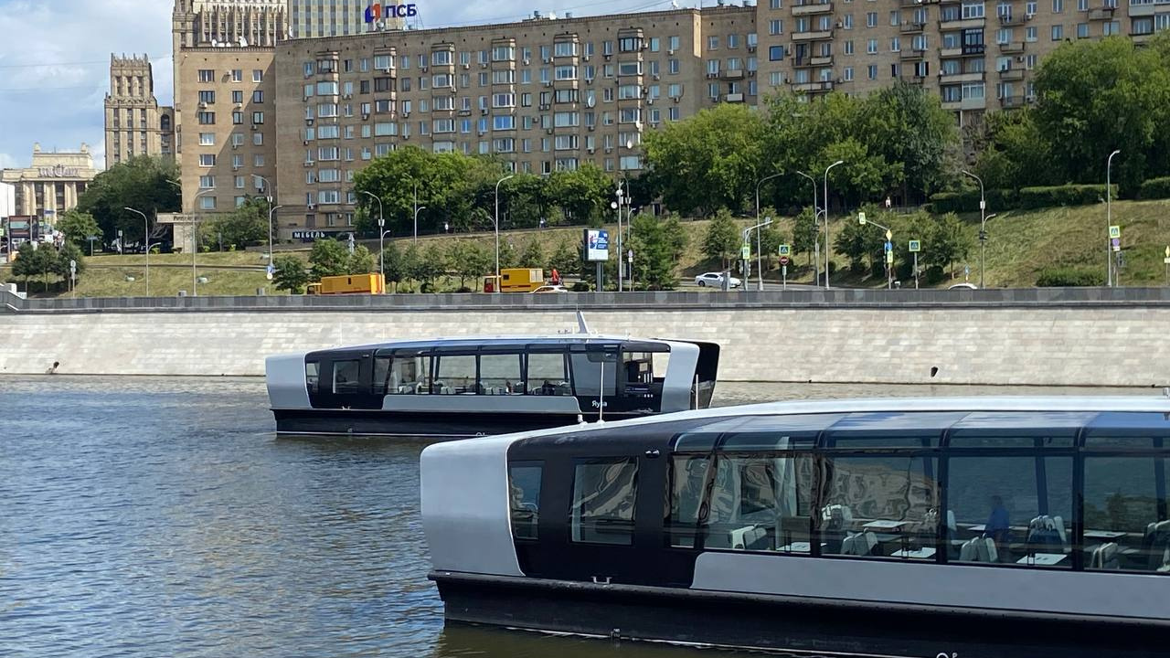 По Москве-реке начинают ходить первые электротрамваи. Показываем, как они выглядят